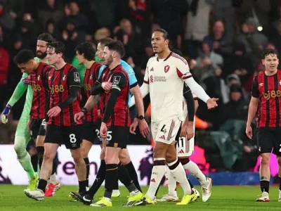Van Dijk lên tiếng: Liverpool không hề rạn nứt nội bộ dù chuỗi trận bất bại đứt gãy
