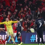 Kỳ tích phút 90+8: Thủ môn ghi bàn, Mourinho dẫn Benfica vào play-off Champions League 1