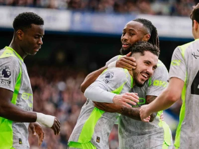 Pep Guardiola Lại ‘Quậy’ Với Phạt Góc Ngắn: Chiến Thuật Lạ Đánh Bại Chelsea Và Thách Thức Arsenal