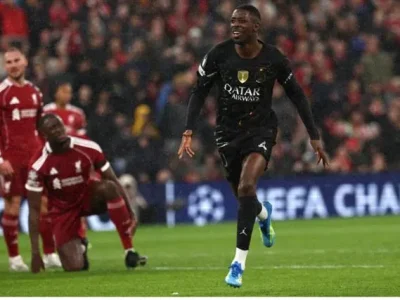 Sốc Anfield: Dembele – Kvaratskhelia ‘tra tấn’ Liverpool, Arne Slot đau đầu vì hàng công