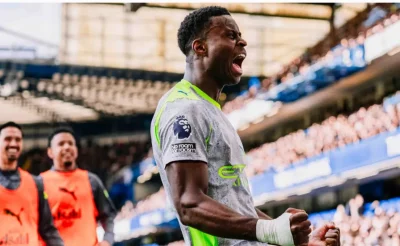 Man City 'nghiền nát' Chelsea 3-0: Guéhi lên tiếng, cuộc đua Ngoại hạng Anh bùng nổ! 1